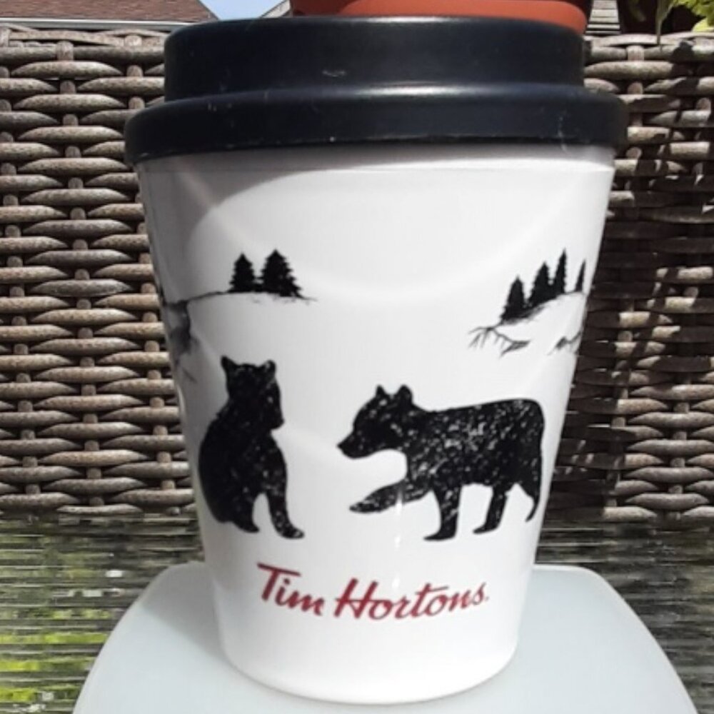 Tim Hortons 2018 Bears Cubs Mountains Plastic Travel Mug Cup White Black Lid